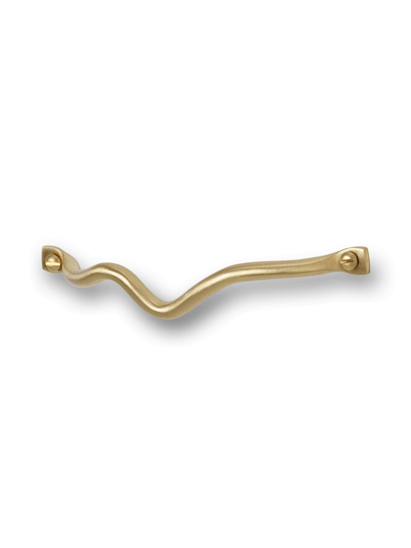 Curvature Handle – Brass Accessories