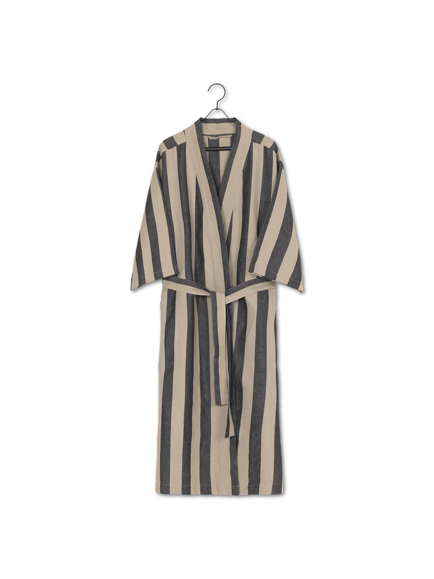 Field Robe – Sand/Black Outdoor Living